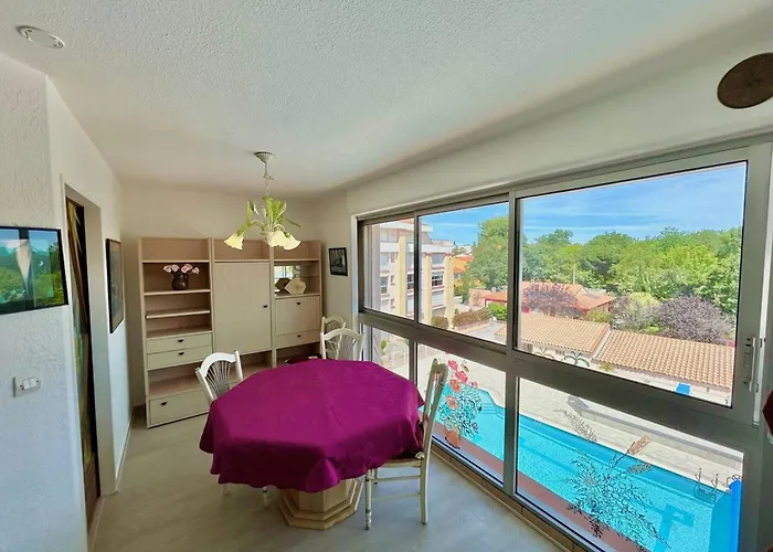 T2 Avec Piscine Et Garage Au Centre-plage D'argeles-sur-mer - Fr-1-388-212 *